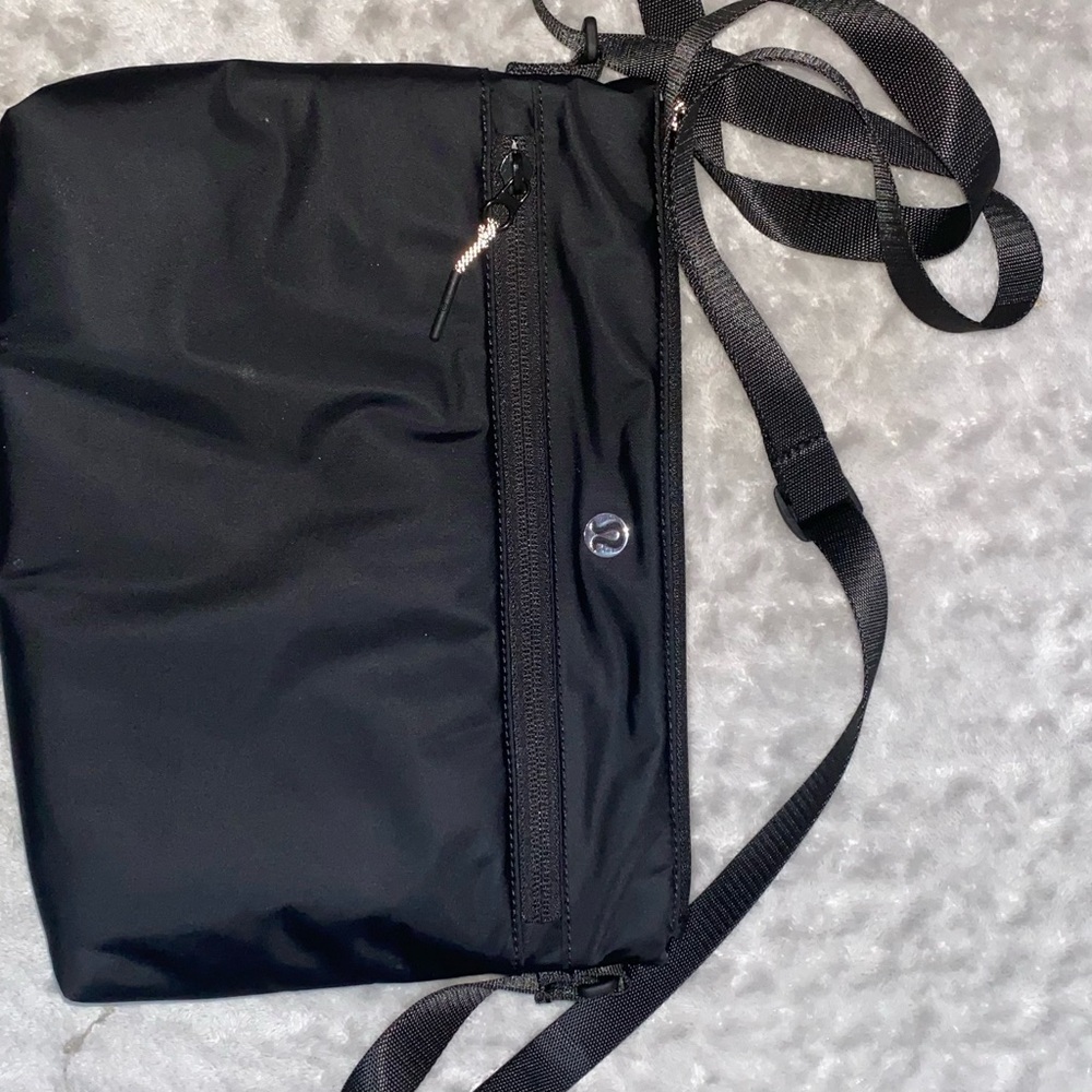 Lululemon small diaper bag